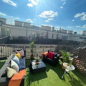  Apartment Exclusive Downtown Bella